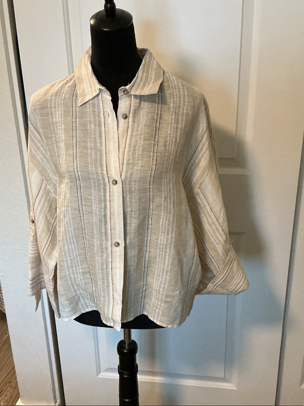 Peserico Lightweight Linen Beige/White Pin-Stripe Button-Up Shirt 8 (44)